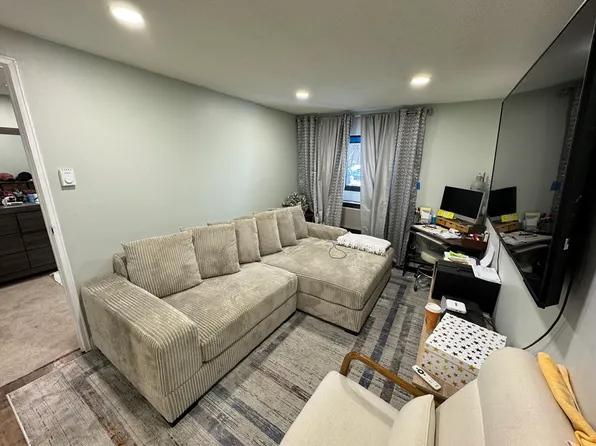 336 E Main St APT 3, Marlborough, MA 01752
