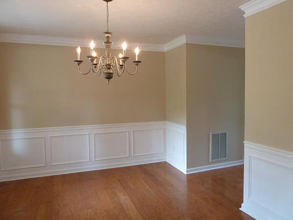 2nd image of 300 Ashworth Trl