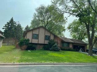301 Swanson Cir, Burnsville, MN 55306
