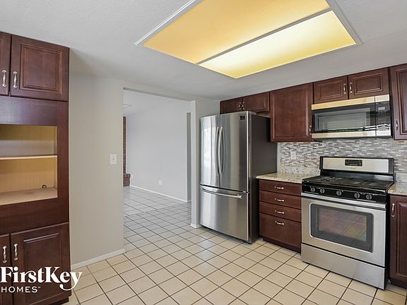 5th image of 2985 W Cinnamon Dr