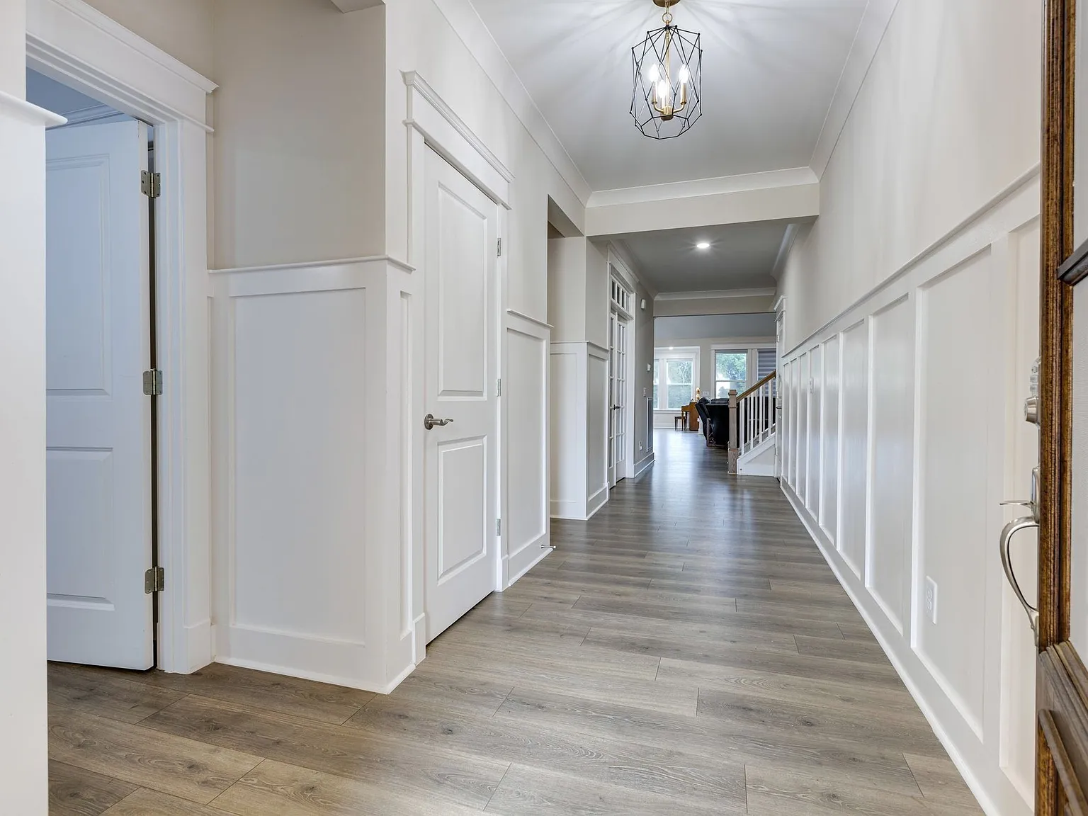 5 bed, 4.5 bath, 4174 sqft, $6,500 — Photo 4