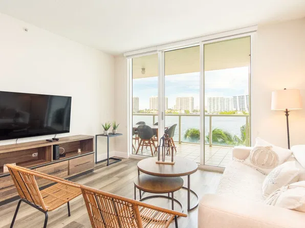 18100 N Bay Rd, North Miami Beach, FL