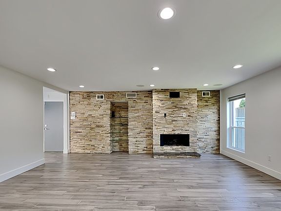 3rd image of 6915 Forest Glade Cir