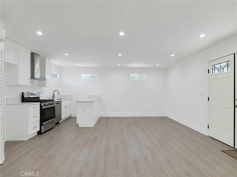 10018 N Aqueduct Ave — Photo 7