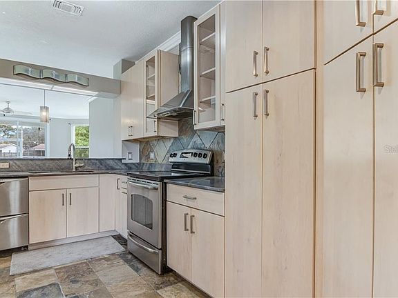 4th image of 2664 Emerald Lake Ct