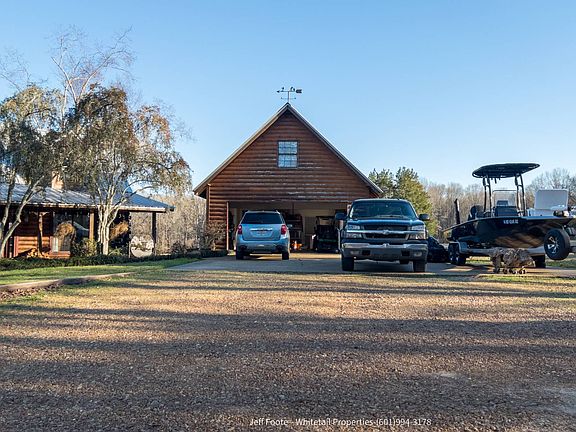 5th image of 1883 Carsley Rd