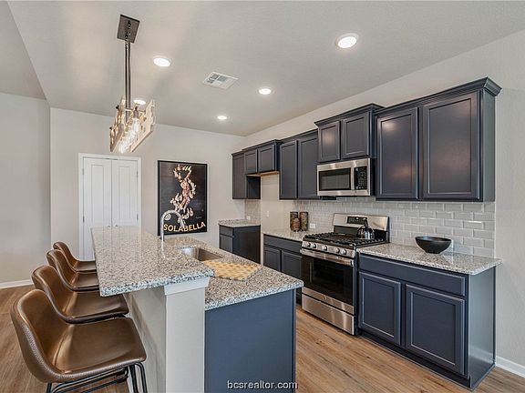 3rd image of 6223 Talladega Dr