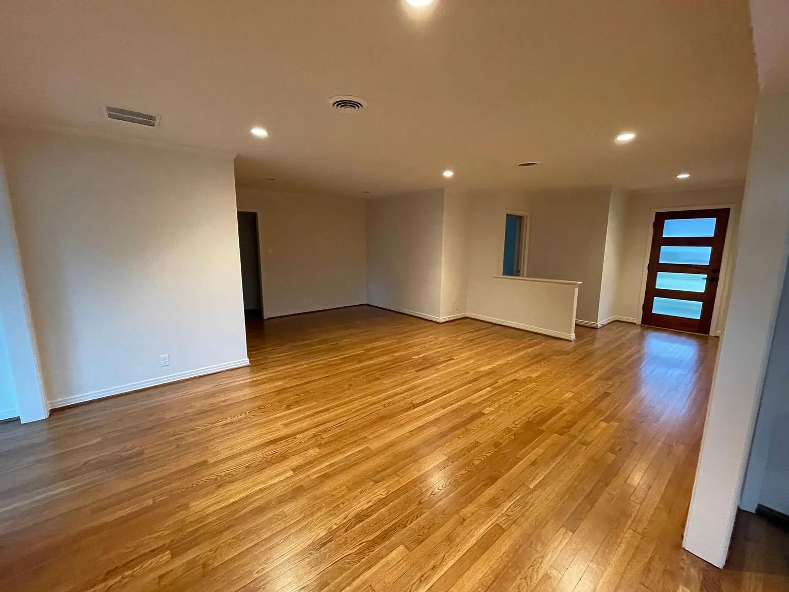 3 bed, 1740 sqft, $2,600 — Photo 4