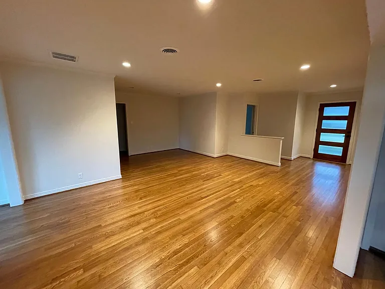 Living / dining area