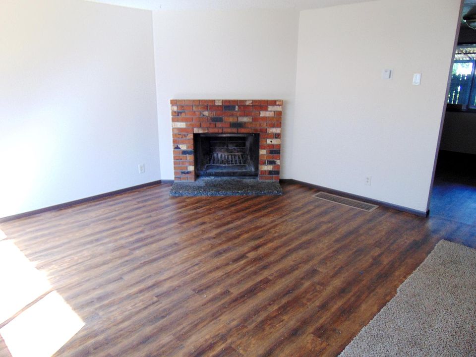 1st image of 2320 E Dalke Ave