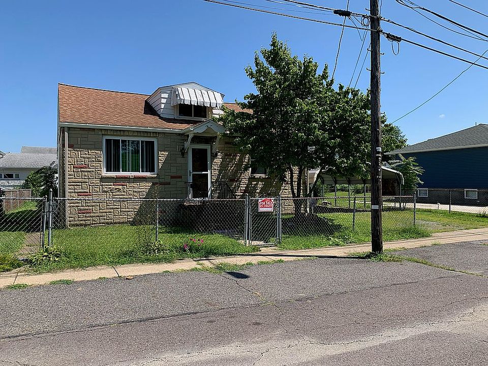 1st image of 92 Mras St