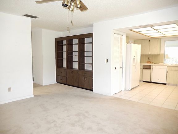 4th image of 2730 Wildwood Dr