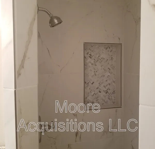 1833 Skyline Dr — Photo 4