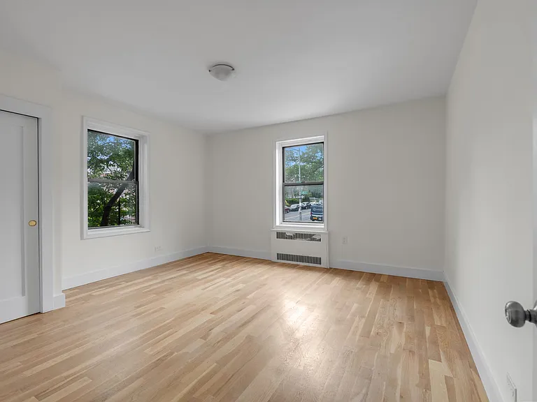 41-15 50th Ave #H — Photo 3