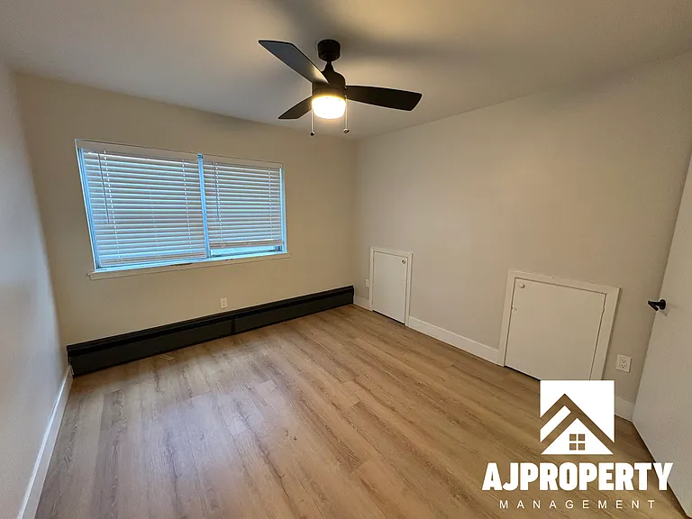 700 S Summit Ave #14 — Photo 4