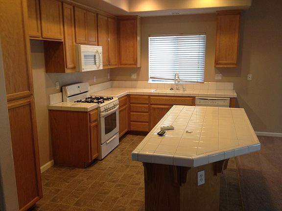 4th image of 2690 Claret Cir