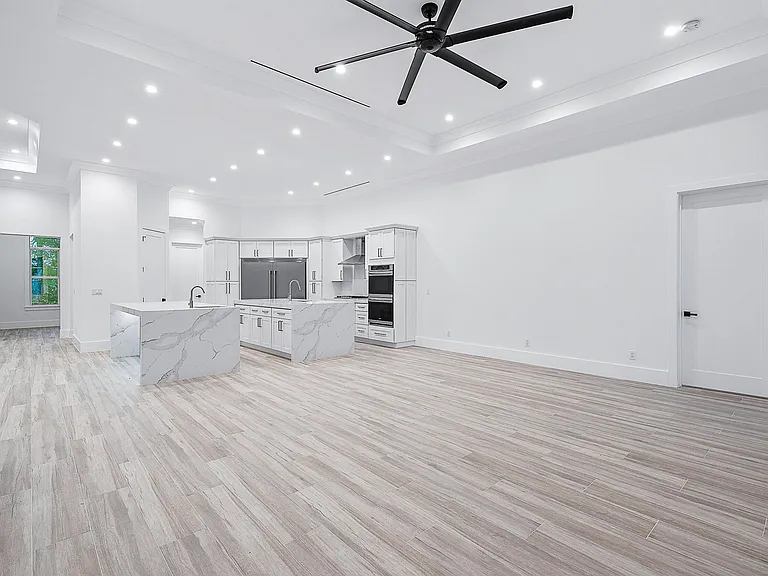 18211 SE Old Trail Dr W — Photo 24
