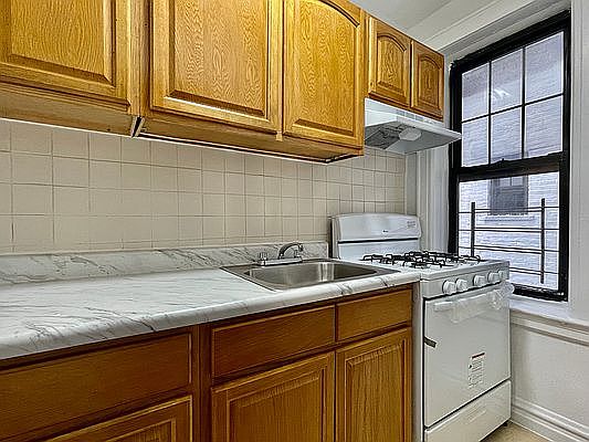 3rd image of 3561 92nd St APT 5E