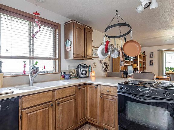 4th image of 4311 Hilltop Dr
