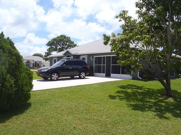 3rd image of 2102 SE Cayuga Court