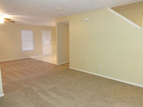 3rd image of 516 Merton Ct