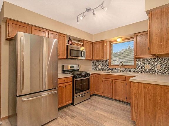 2nd image of 3741 Mayfield Ave NE