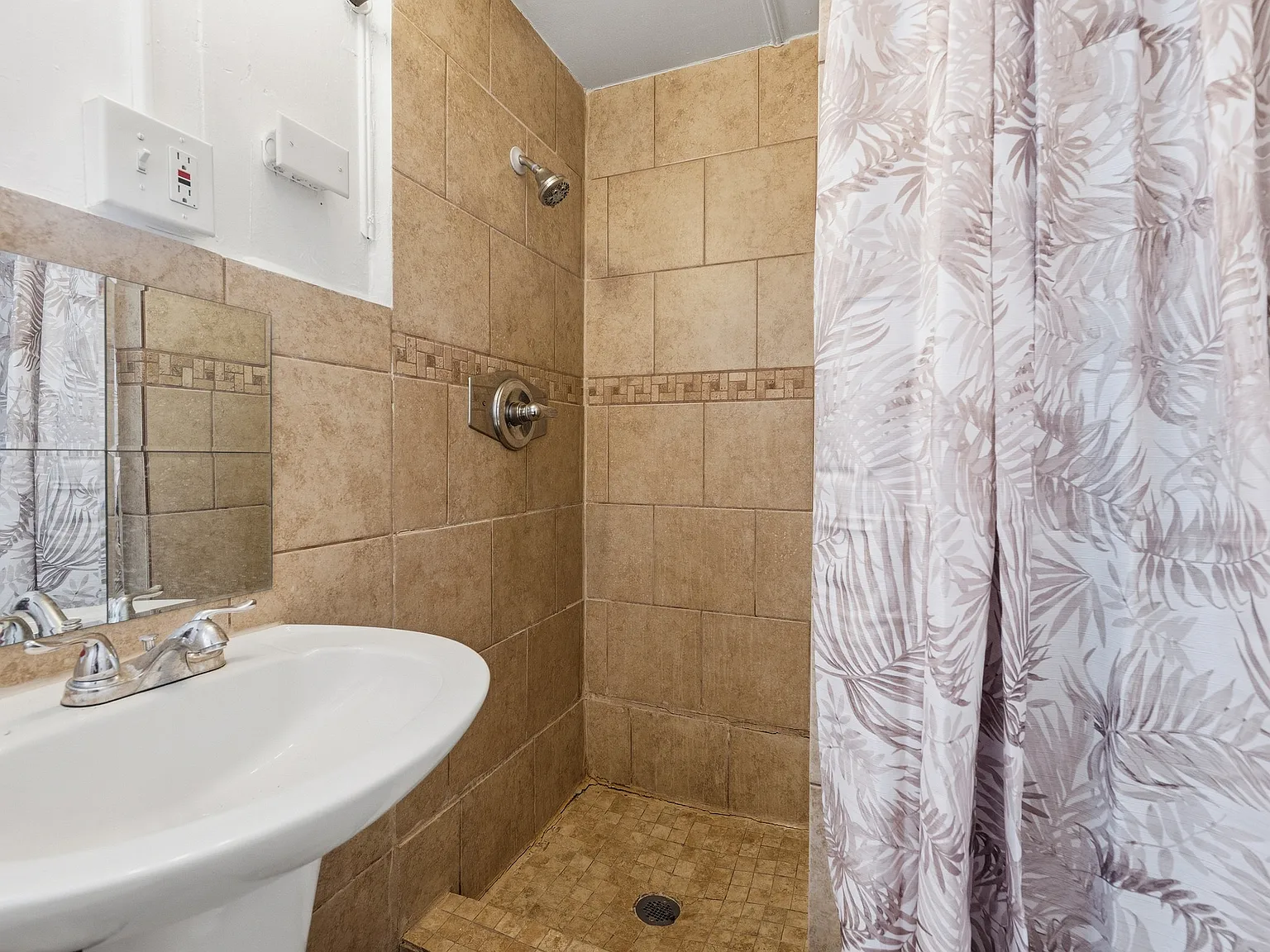 1 bed, 297 sqft, $1,100 — Photo 3