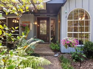 6321 Poco Rd, Ocean Springs, MS 39564