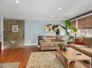 117 Ravine Rd, Stewartsville, NJ 08886