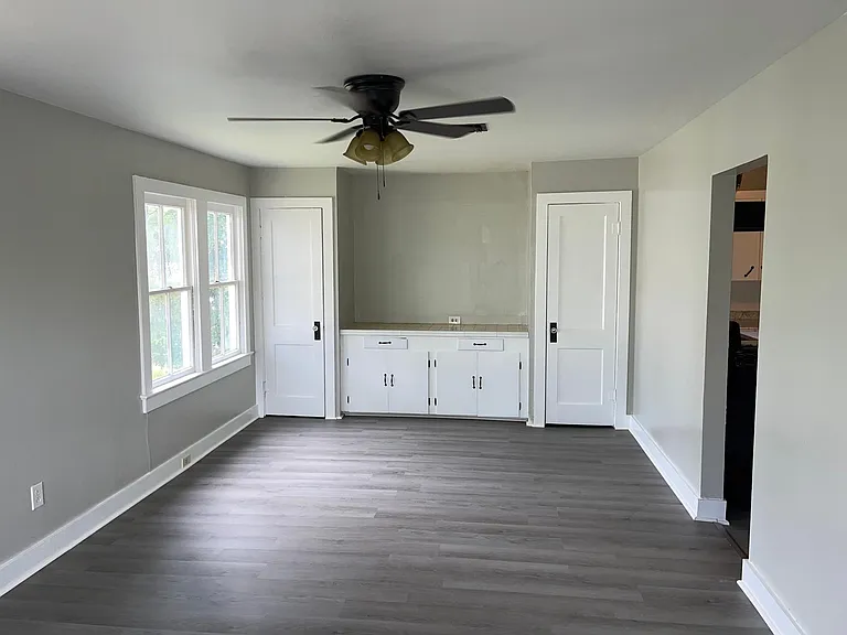 1313 Parkview Dr — Photo 6