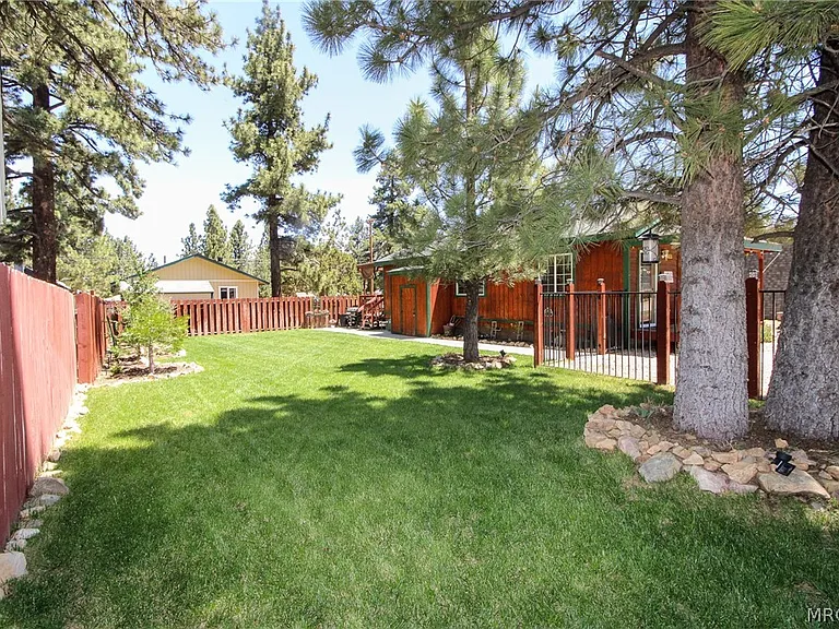 2107 2nd Ln — Photo 23