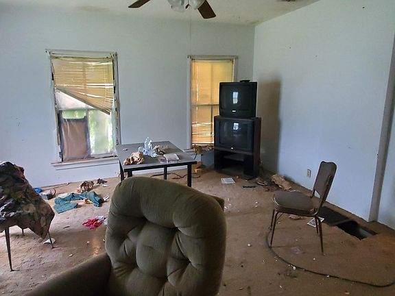 2nd image of 300 E Main St