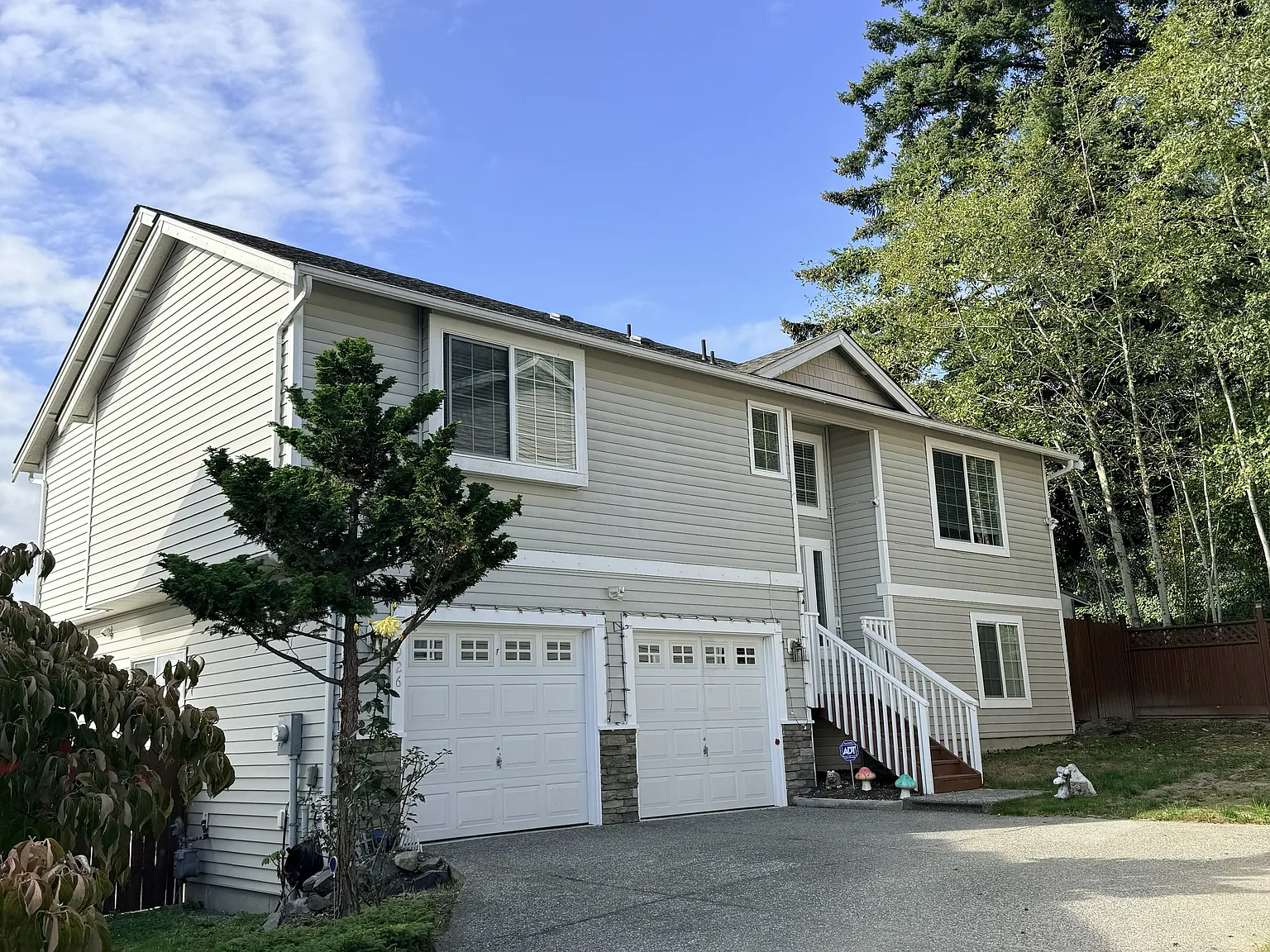 4 bed, 1850 sqft, $3,500 — Photo 2