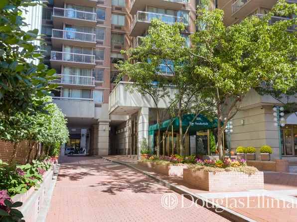 235 East 40th Street 6B image 18 of 19
