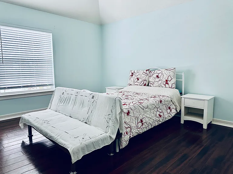 1818 Hillgreen Dr — Photo 12