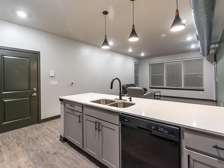 The Bentley Apartments — Photo 104