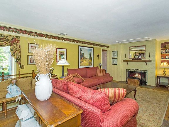 2nd image of 70 Fox Blvd