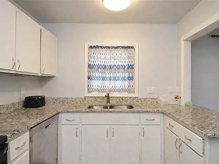 3873 Pompano Dr SE #B — Photo 9