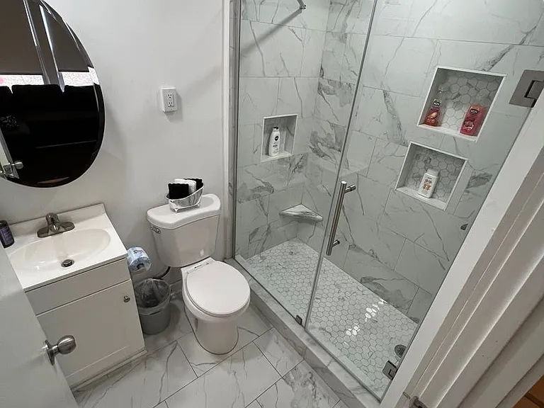 1032 Vaughn St — Photo 55