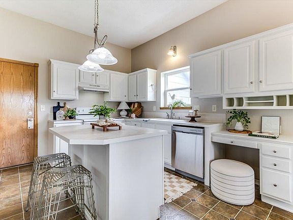 4th image of 2308 N Brandon Cir