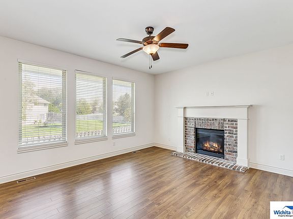 3rd image of 906 W Threewood Ct