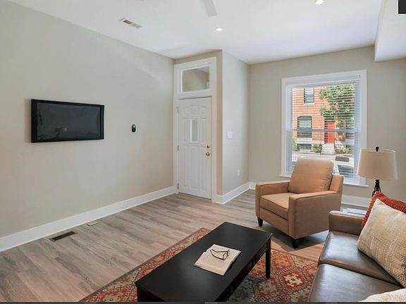 4th image of 27 N Ellwood Ave