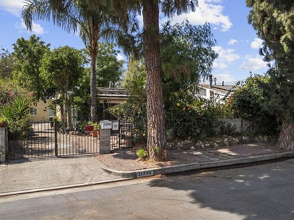 3rd image of 11744 Welby Way