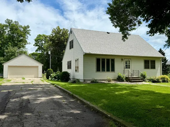 11 N Bloomquist St, Blomkest, MN 56216