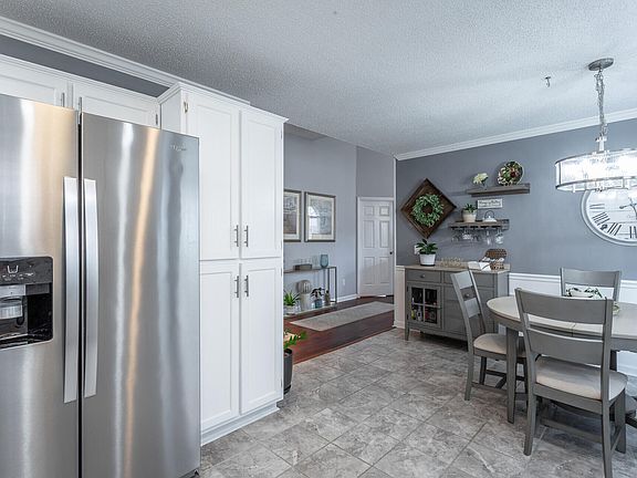 4th image of 6709 Willow Brook Dr