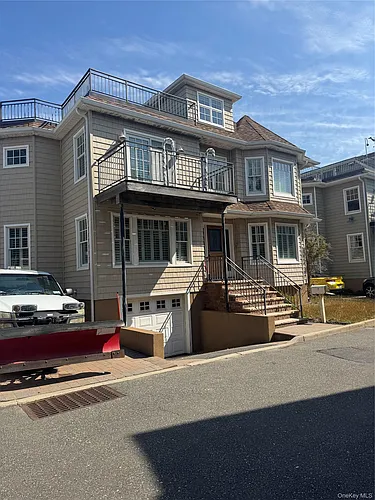 3 Pennsylvania Ct Photo 1