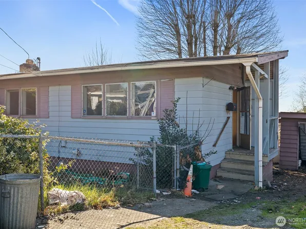 629 Camas Avenue NE, Renton, WA 98056
