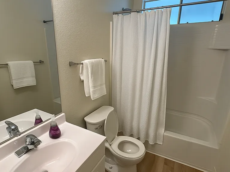 Glenn Manor — Photo 6