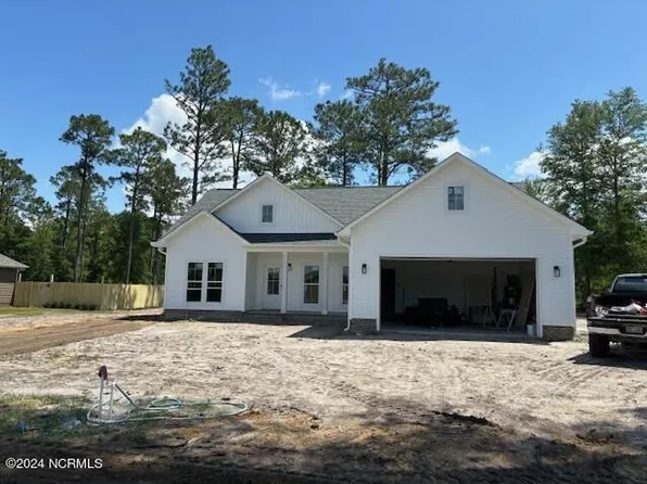 4049 Clearwell Drive NE, Leland, NC 28451
