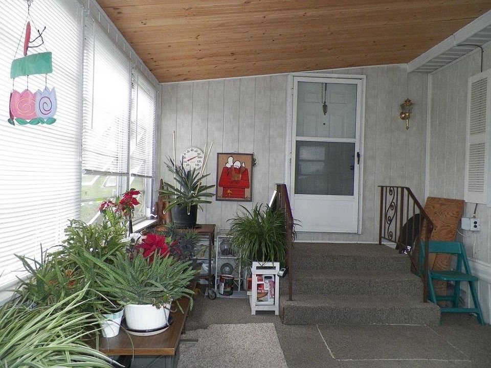 2nd image of 280 Winding Brook Run